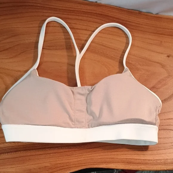 Lululemon Athletica Flow Y Bra Nulu
Light Support, - Picture 4 of 5
